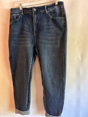 BEYOND US COTTON,RAYON,SPANDEX WOMAN JEANS MEDIUM BLUE SIZE 18 DISTRESSED LEGS